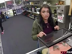 היא אוהבת את סרטי פורנו לצפייה ישירה בחינם ההמולה